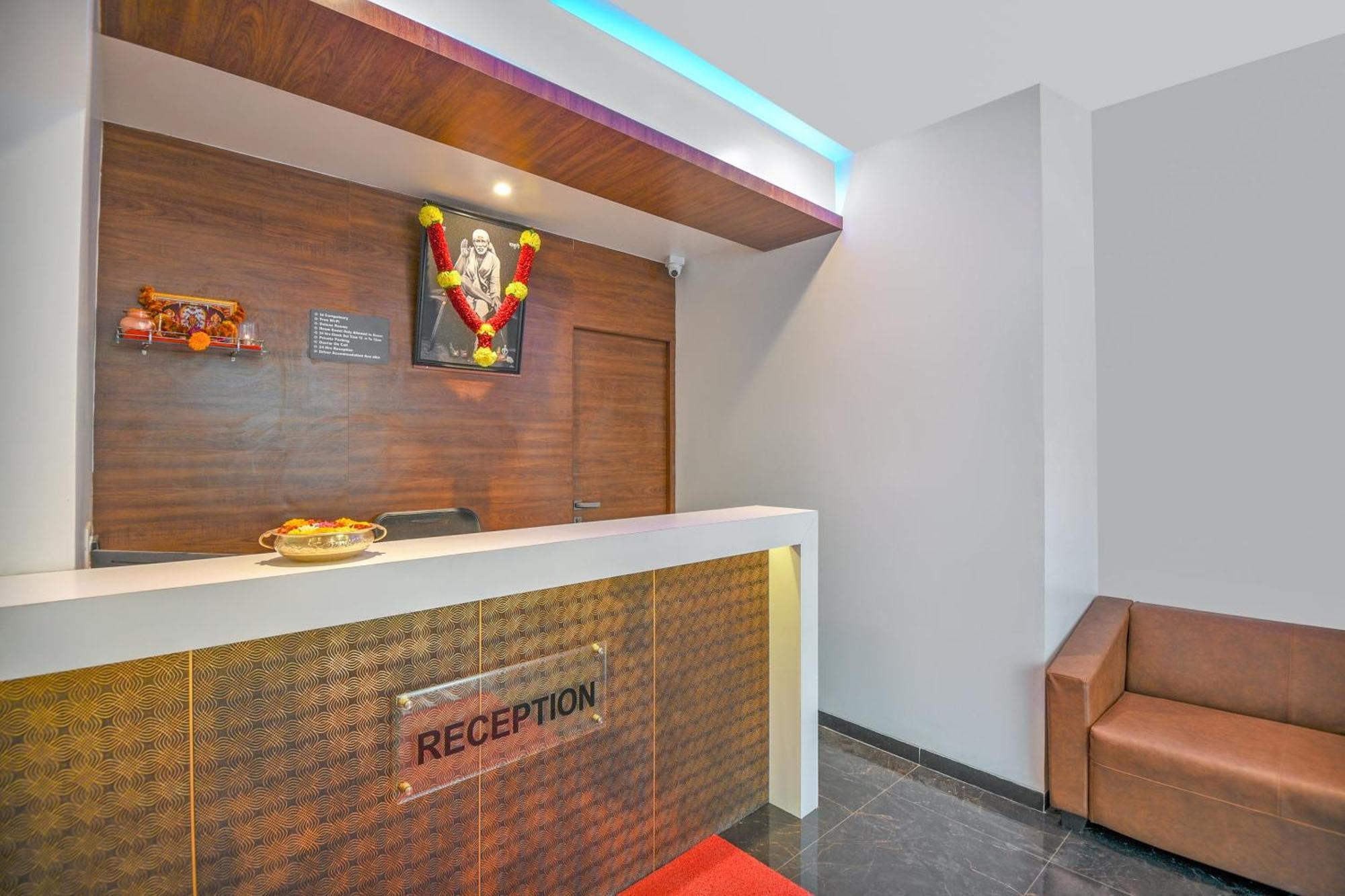 Oyo Flagship Hotel Shreeyash Executive Mangvadi Bagian luar foto
