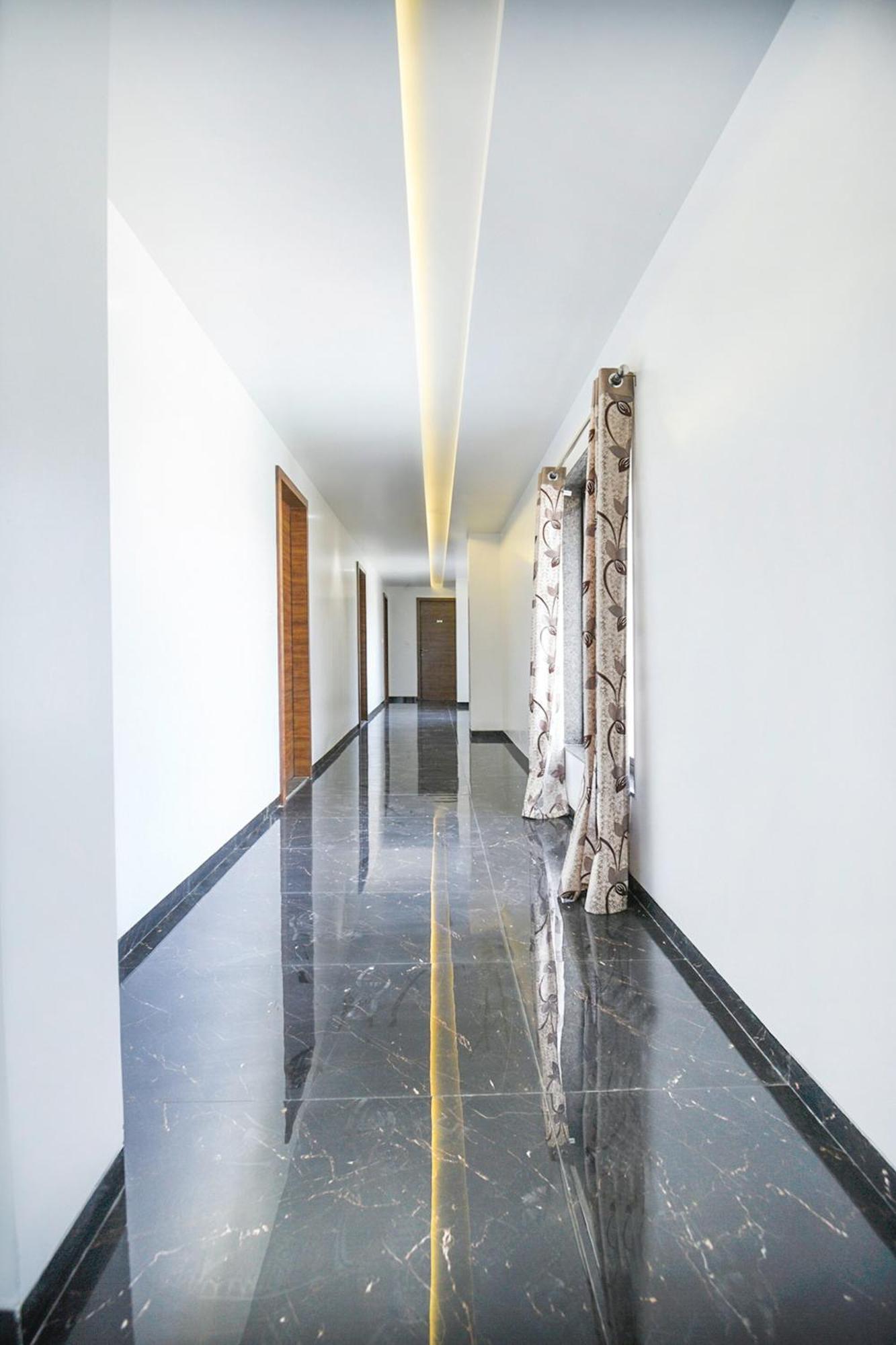 Oyo Flagship Hotel Shreeyash Executive Mangvadi Bagian luar foto