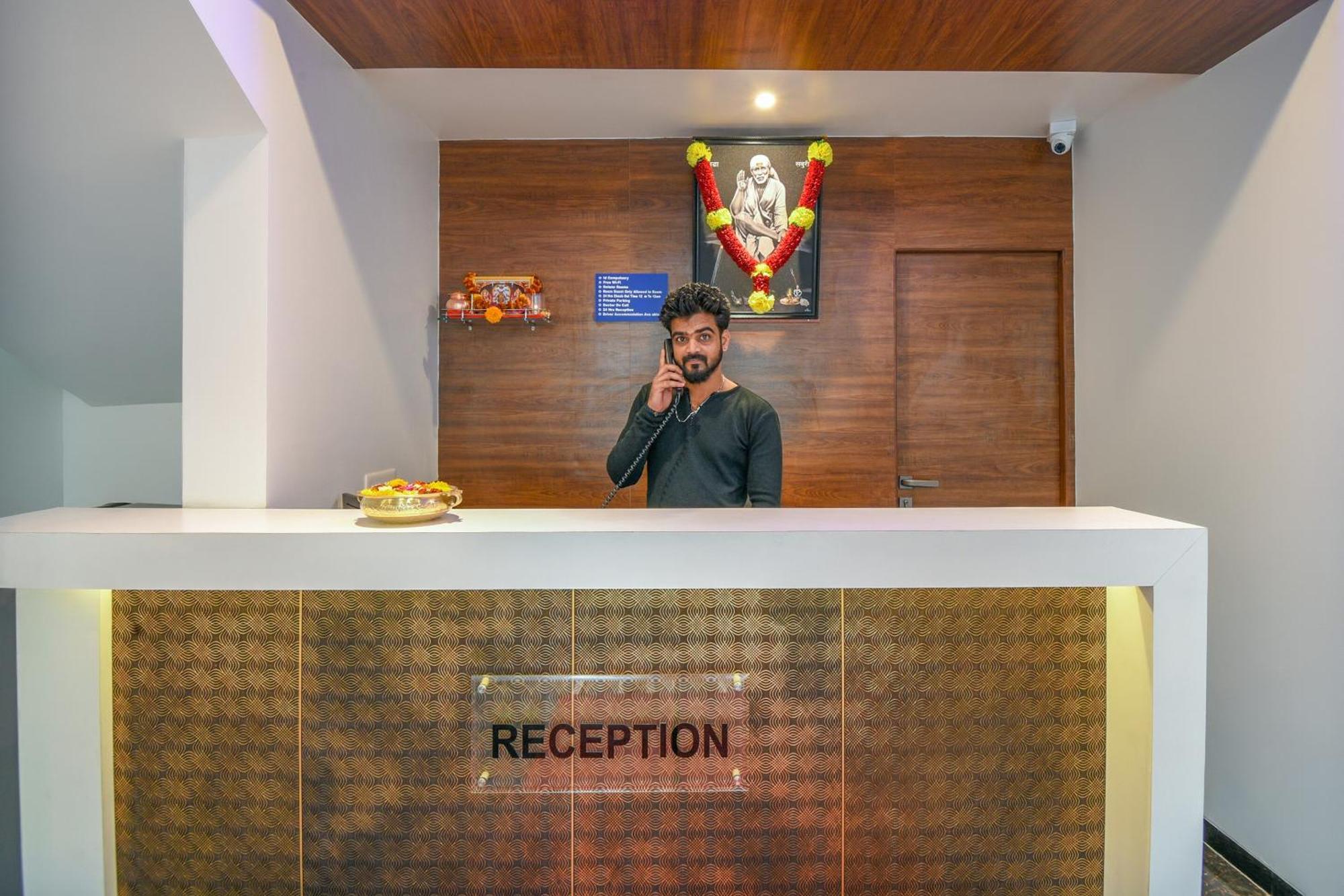 Oyo Flagship Hotel Shreeyash Executive Mangvadi Bagian luar foto